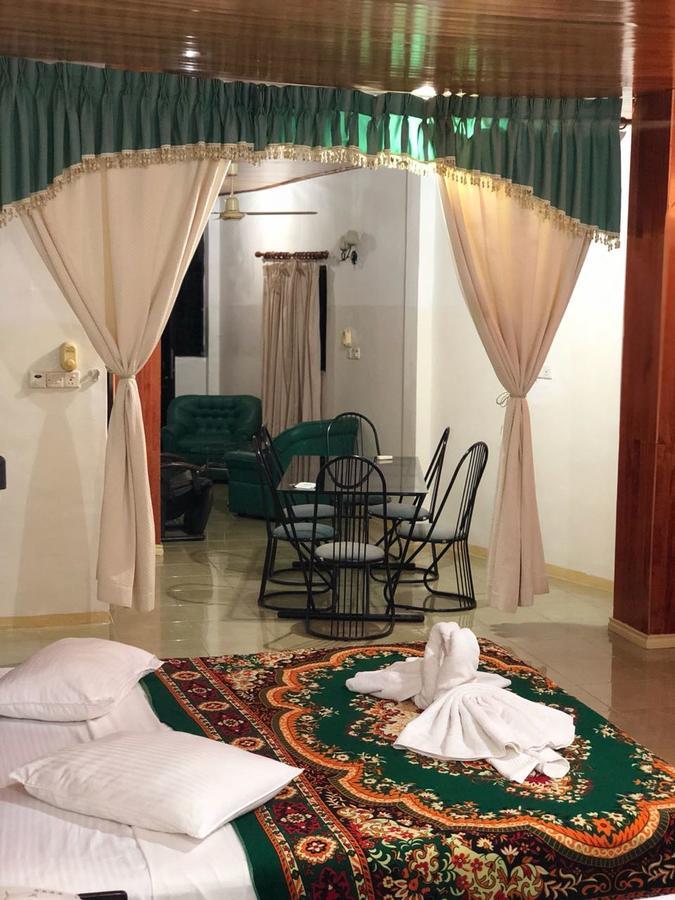 Green Park Beach Hotel Trikunamalaja Zewnętrze zdjęcie