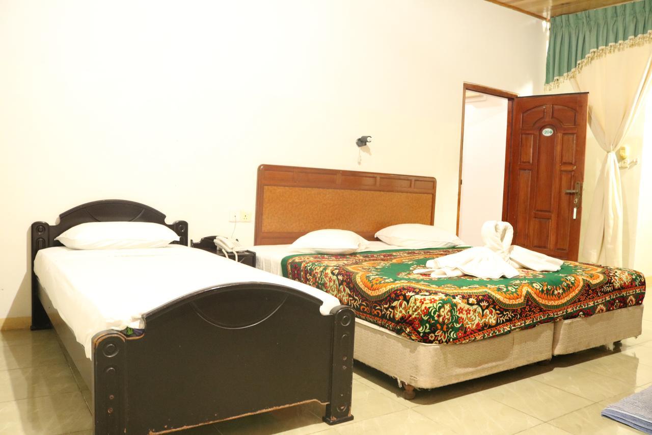 Green Park Beach Hotel Trikunamalaja Zewnętrze zdjęcie